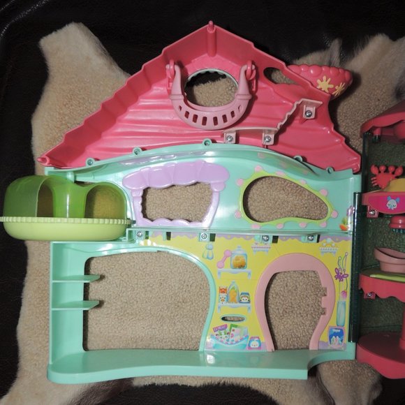 "Biggest Littlest Pet Shop" Playset w/pets - Picture 2 of 11